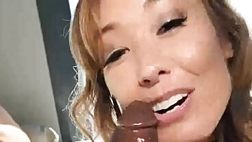 Güzel Asyalı Christy Love, BBC Rome Major'ı yutar